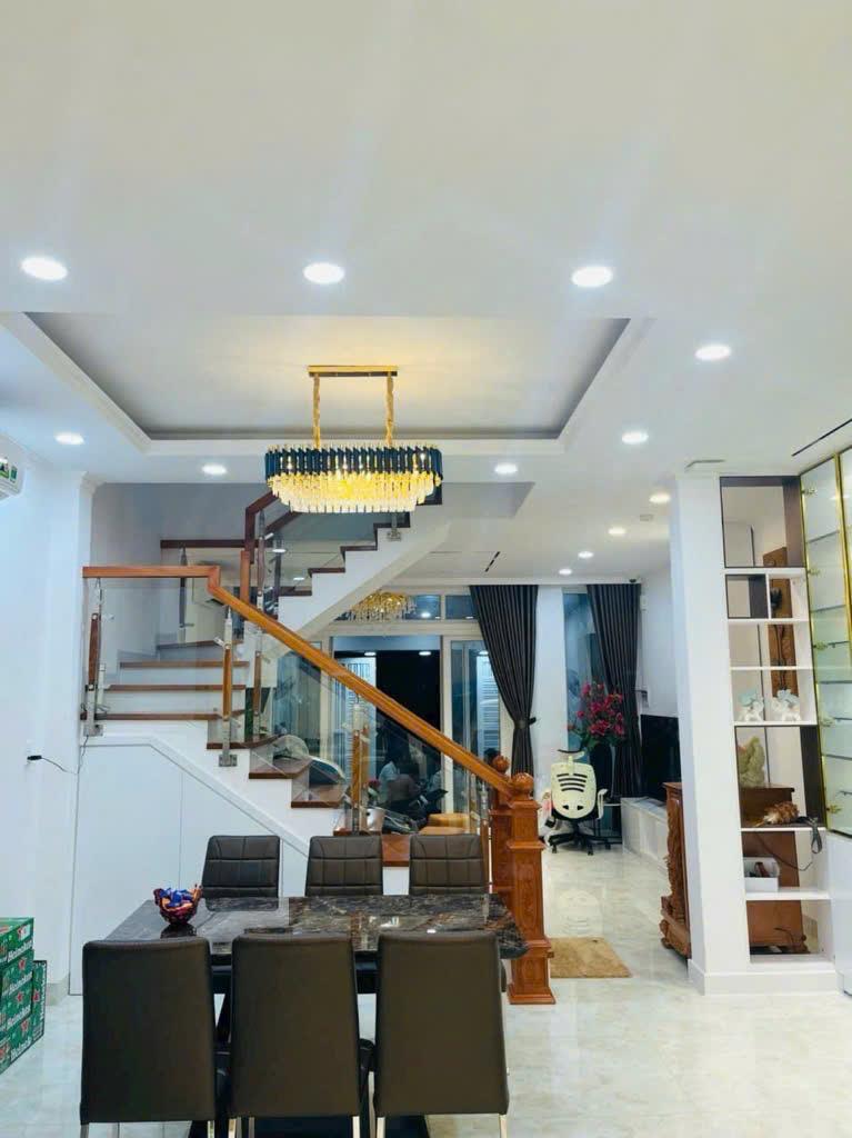 Cơ Hội Vàng! Nhà DT 95m², Ngay Thống Nhất, Chỉ 10 Tỷ, Sổ Hồng Chính Chủ! - Ảnh 2